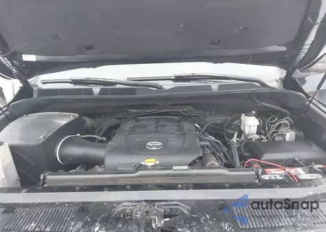 2015 Toyota Tundra Sr5 5.7L V8 z USA, uszkodzony, nr VIN 5TFUW5F18FX474937